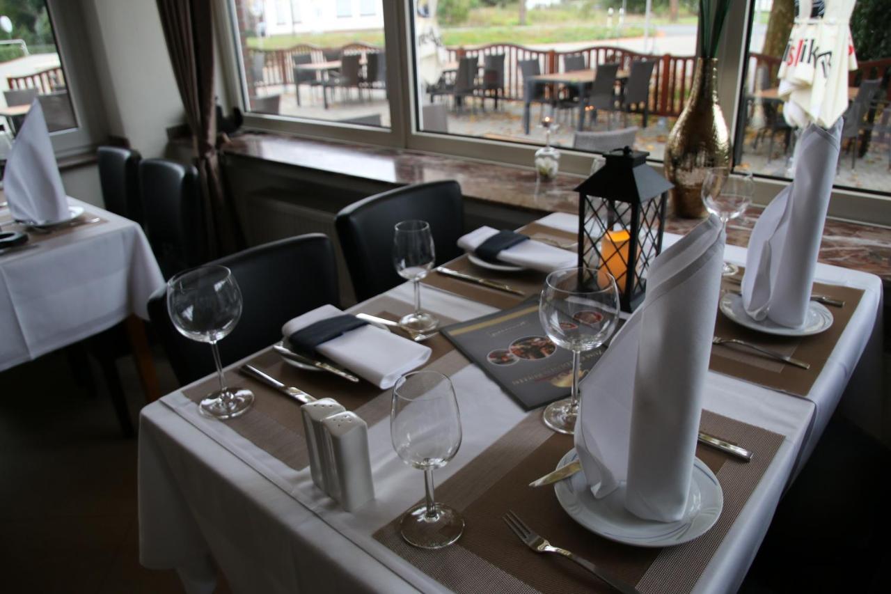 Zum Goldenen Bullen Hotel Дорстен Екстериор снимка