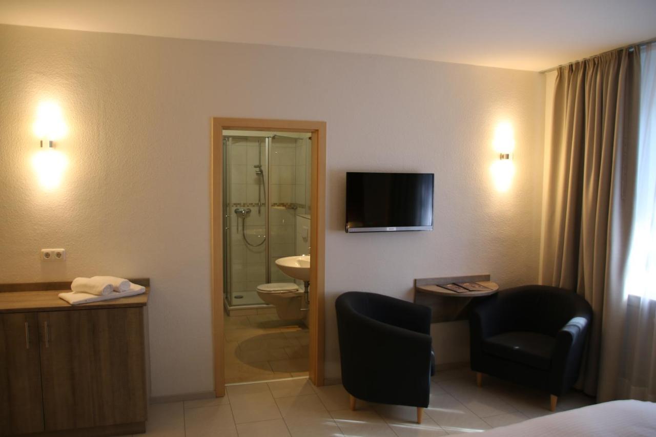 Zum Goldenen Bullen Hotel Дорстен Екстериор снимка